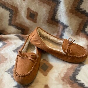 Old navy slippers for women size 10